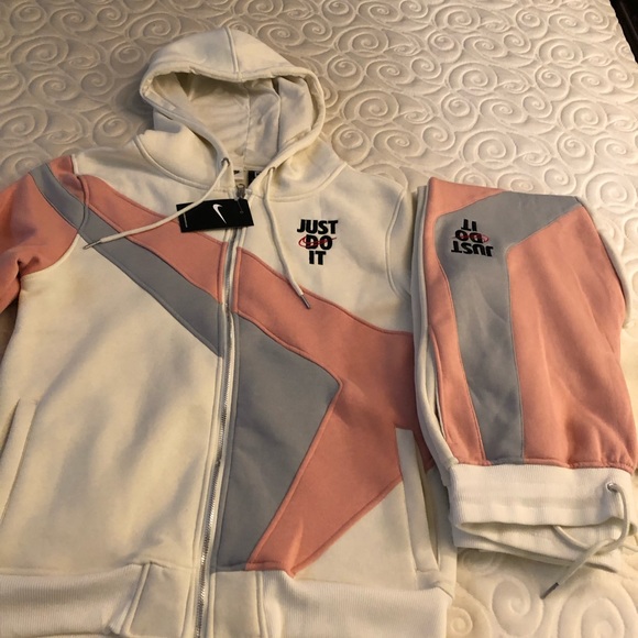 2 pc nike sweat suits